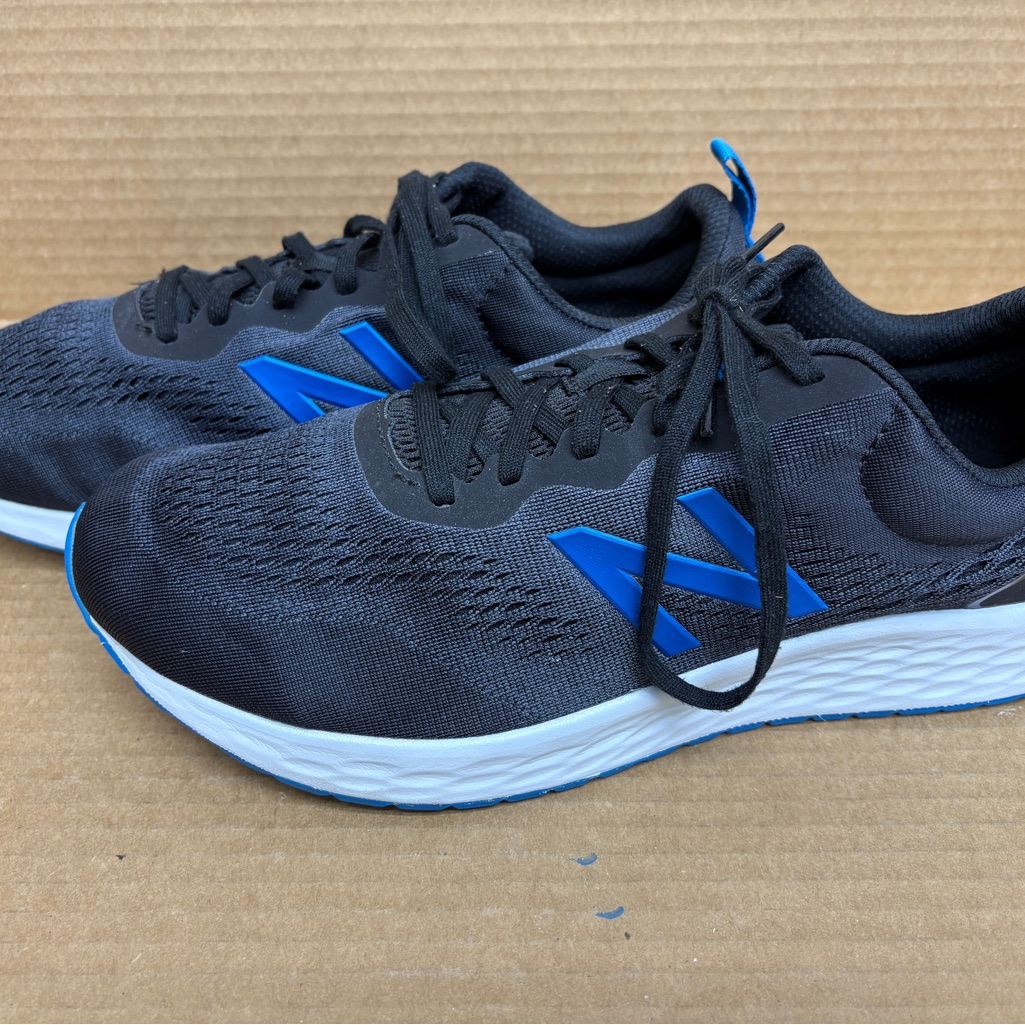 #S37 - New Balance Fresh Foam X Black & Blue Maris Ct3 - Used 2021